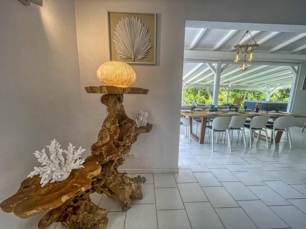 21.Location villa piscine vue mer Bouillante Guadeloupe_Salon vue mer